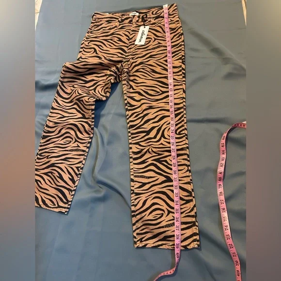 Wrangler Women's High Rise Wild West Purr Print Straight Jeans  size 30x28 - Picture 7 of 12